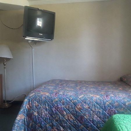 סנדוסקי Maples Motel מראה חיצוני תמונה