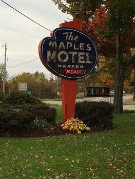 סנדוסקי Maples Motel מראה חיצוני תמונה